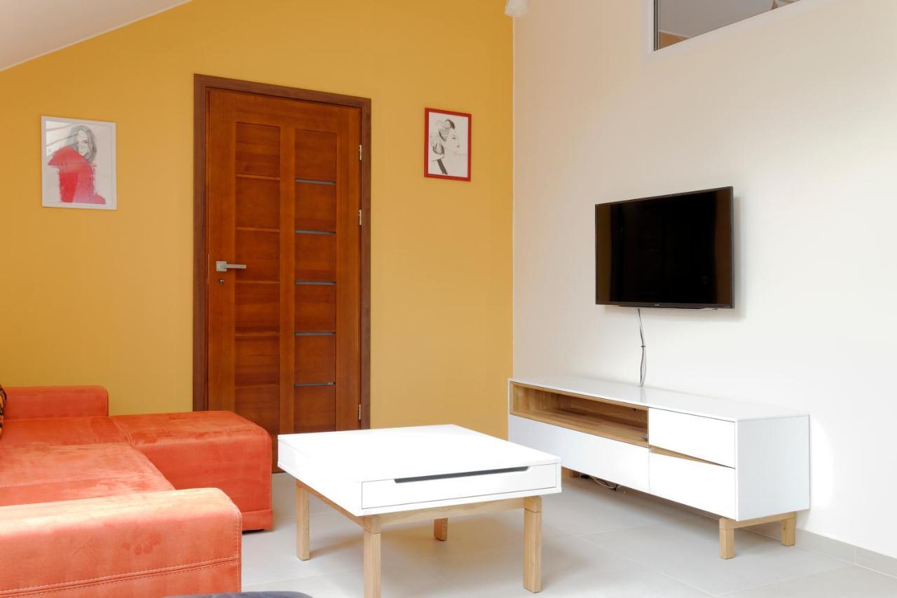 Modern Apartment In Jawiszowice Exterior photo